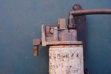 Cargar imagen en el visor de la galería, 225 hp Ficht fuel filter housing 347060 0347060 Evinrude two stroke
