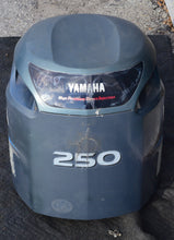 Cargar imagen en el visor de la galería, 225 250 HP Yamaha HPDI Top Cowl cover, cowling Two Stroke 60V-42610-00-8D
