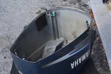 Cargar imagen en el visor de la galería, 225 250 HP Yamaha HPDI Top Cowl cover, cowling Two Stroke 60V-42610-00-8D
