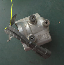 Cargar imagen en el visor de la galería, 25 15 30 hp hp Evinrude E-tec injector 353748 5006635 2 cylinder Two Stroke
