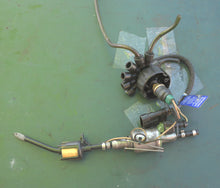 Charger l'image dans la galerie, PARTS ONLY—-40 50 60 hp Evinrude E-tec 5007587 PUMP &amp; MANIFOLD Assy oil tank Two Stroke
