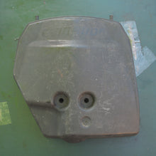 Cargar imagen en el visor de la galería, 115 90 hp Evinrude E-tec 5005832 05005832 AIR SILENCER Assy Two Stroke intake
