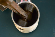 Load image into Gallery viewer, OMC Pistons (2) 3027P2, Wiseco Marine 3020KD, bore 3.0200-3.0210, 25, 28, 30 and 35 hp 2 cylinder two stroke johnson evinrude
