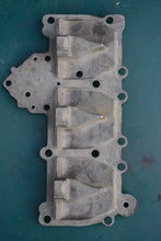 Cargar imagen en el visor de la galería, 50 60 HP Mercury  Transfer Exhaust Manifold Cover 14428a 1, 87-90

