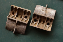 Load image into Gallery viewer, 25 35 HP OMC Johnson Evinrude Engine Mount Covers, two stroke 3 cylinder 97-03
