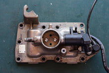Charger l'image dans la galerie, 25 30 HP Evinrude E-tec Intake 5007345 THROTTLE BODY Assembly 2015, two stroke, tps sensor 5006484, Johnson OMC
