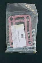Cargar imagen en el visor de la galería, Barr Outboard Riser Installation hardware
