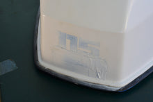 Charger l'image dans la galerie, 88 90 115 112 hp Johnson Evinrude 0436148 436148 ENGINE COVER ASSY crossflow and bubble back also compatible w 85, 88 90 hp V
