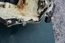 Load image into Gallery viewer, 115 90 hp Johnson Ocean Pro  side covers 433338 433339 90-175 hp, may be 65 80 88 90 100 hp compatible, two stroke
