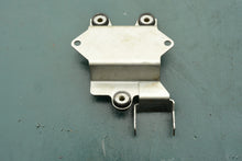 Charger l'image dans la galerie, 9.8 hp Tohatsu Nissan 3V1069000 ELECTRIC BRACKET, four stroke, 8 hp compatible
