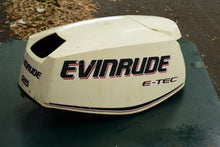 Cargar imagen en el visor de la galería, 25 30 hp Evinrude E-tec top engine cover cowl 285824 0285824 two stroke BRP
