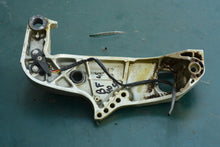 Charger l'image dans la galerie, BF 40 45 50 hp Honda 50301-ZV5-020ZA BRACKET, R, 50311-ZV5-010ZA BRACKET, L four stroke
