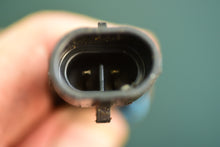 Cargar imagen en el visor de la galería, 60 hp Mercury Racing 8M0148668 TEMPERATURE SENSOR, Mercruiser Bravo

