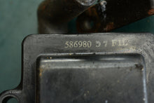 Load image into Gallery viewer, 50 hp Evinrude e-tec Ignition Coil 586980
