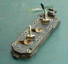 Charger l'image dans la galerie, 110 135 150 1175 hp Mercury 878110T1 starboard CYLINDER HEAD ASSEMBLY, 858535 SENSOR ASSEMBLY Temperature
