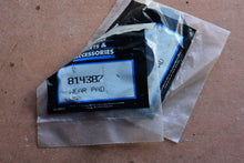 Cargar imagen en el visor de la galería, Mercruiser Alpha One Gen 2 814387 Wear Pad
