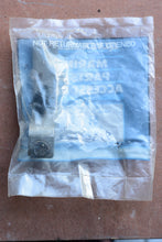 Charger l'image dans la galerie, Mercruiser 813096a 2 rear latch kit
