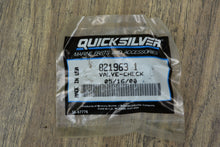 Charger l'image dans la galerie, 110 135 150 175 200 225 250 hp Mercury OEM 8219631 exhaust check valve EFI DFI
