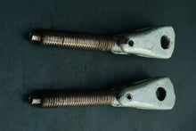 Cargar imagen en el visor de la galería, DT 25 28 hp Suzuki 41212-93000-01J HANDLE, CLAMP stern bracket thumb screws, two stroke NLA late 70s, 80s
