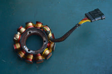 Charger l'image dans la galerie, 65 75 90 hp Evinrude E-tec 0586766 586766 STATOR, two stroke OEM brp OMC
