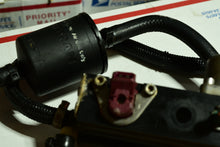 Load image into Gallery viewer, 115 90 75 hp Mercury Optimax 880037T03 FUEL RAIL ASSEMBLY DFI, 804528 Fuel INJECTOR (3) DFI Two Stroke (Copy)
