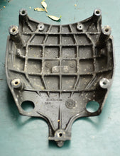 Cargar imagen en el visor de la galería, 150 175 200 225 250 275 300 hp Mercury Verado 889656T01 SHROUD 889656 driveshaft housing Four Stroke outboards
