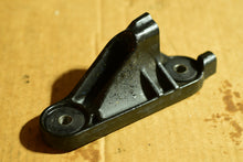 Cargar imagen en el visor de la galería, 150 175 200 225 250 275 300 hp Mercury Verado 88535303S Alternator BRACKET 895353-c03 Four Stroke outboards
