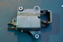 Cargar imagen en el visor de la galería, 18 hp Tohatsu Nissan 3H8069010 ELECTRIC BRACKET electrical cover MFS NFS 9.9 15 hp
