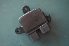 Cargar imagen en el visor de la galería, DF 9.9b 15 20 HP Suzuki trim relay &amp; holder 38860-76f01, 2015, 9.9 hp
