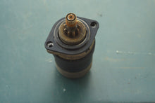 Charger l'image dans la galerie, DT 140 115 hp Suzuki STARTER MOTOR Assy 31100-94601 1999 two stroke 1986-2001
