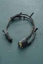 Cargar imagen en el visor de la galería, BF 90 HP Honda Ignition Coil Assy 30500-zw1-505, 75 HP - Four Stroke Outboard 1997-2005
