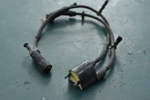 Cargar imagen en el visor de la galería, BF 90 HP Honda Ignition Coil Assy 30500-zw1-505, 75 HP - Four Stroke Outboard 1997-2005
