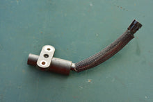Cargar imagen en el visor de la galería, 25 HP Mercury Crankshaft Positioning Sensor 5563511- Four Stroke 1999-2005
