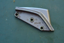 Cargar imagen en el visor de la galería, F 40 HP Yamaha Mercury 67C-42738-00-4D PLATE, FITTING 2003 YamaMerc Four Stroke 3 Cyl
