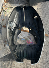 Cargar imagen en el visor de la galería, 150 175 135 HP Mercury pan assembly side cowl covers 895847T02 895846T02 2006 Verado Four Stroke
