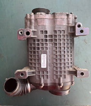 Charger l'image dans la galerie, 275 250 225 200 hp Mercury 888947T03 Super Charger 898096A02 Verado with 888947A04 outlet duct kit 8M0060303
