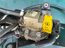 Load image into Gallery viewer, 200 225 250 hp Ficht Evinrude Oil Lift Pump 5001203 5001050 5001505 0439763 Bracket part 0344636, 344636 OiI injector &amp; Manif
