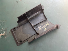 Cargar imagen en el visor de la galería, 90 100 115 150 175 hp Evinrude 0513818 COVER Power pack - flywheel Two Stroke
