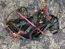 Load image into Gallery viewer, 200 225 250 hp Johnson Evinrude harness 586243 OA 1998-2001, rigging, OMC
