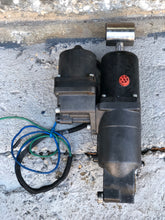 Load image into Gallery viewer, DF 60 70 90 115 140HP Suzuki trim pump, Power 48400-90j00 four stroke 2000-2009 some other years variable
